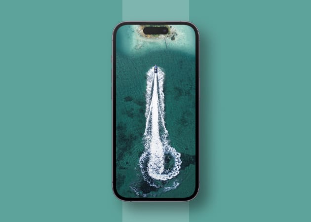 50 Stunning Dynamic Island wallpapers for iPhone 16 15 Pro Speed Boat Dynamic Island iPhone Wallpaper