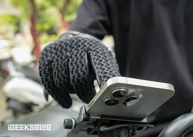 How we test products and apps The iGeeksblog testing methodology Test gloves responsiveness with phone